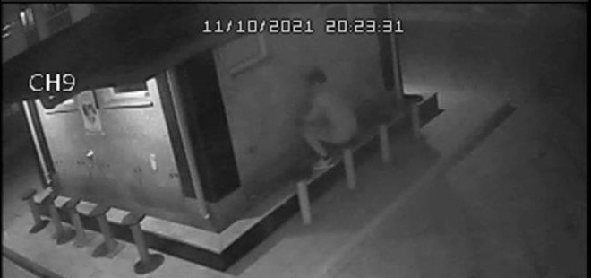 Camide akılalmaz hırsızlık! Muslukları çalıp bakın ne yapmış