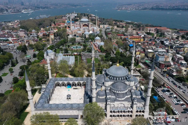 Sultanahmet Camii Başkan Recep Tayyip Erdoğan'ın katılımıyla ibadete açıldı! Diyanet'i kapatmak isteyen 7'liye 14 Mayıs mesajı 2