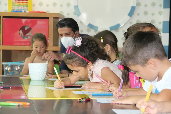son-dakika-ana-sinifinda-bir-ogrenci-koronavirus-olursa-ne-olacak-meb-duyurdu-1631112056363.jpg Son dakika: Ana sınıfında bir öğrenci koronavirüs olursa ne olacak? MEB duyurdu - 5