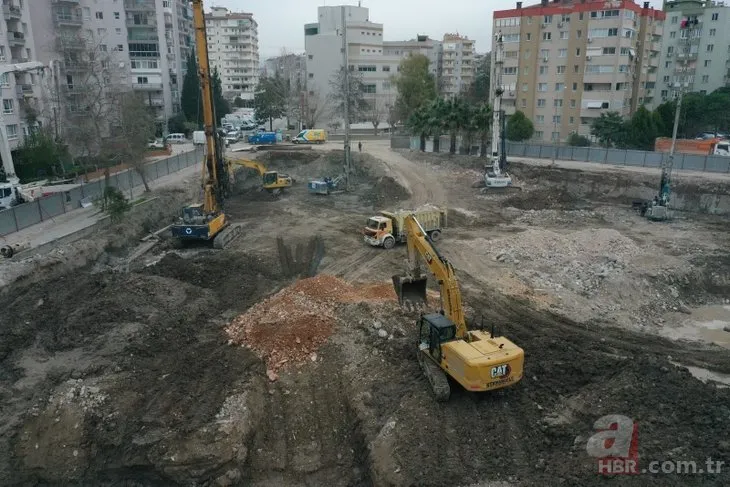 Normal inşaattan 3 kat hızlı ilerliyor! İzmir’de yatay mimari dönemi! Dikkat çeken Rıza Bey Apartmanı detayı