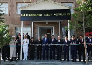 Başkan Erdoğan Ahlat Komando Tabur Komutanlığı açılış törenine katıldı! Özel deftere imza