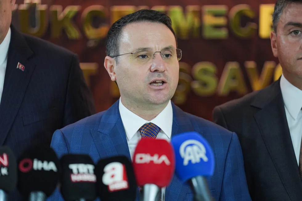 suca-suruklenen-cocuklara-iliskin-duzenleme-yasalasti-1786225563903.jpg Suça sürüklenen çocuklara ilişkin düzenleme yasalaştı! Ağır suçlara caydırıcı yaptırım geliyor - 1