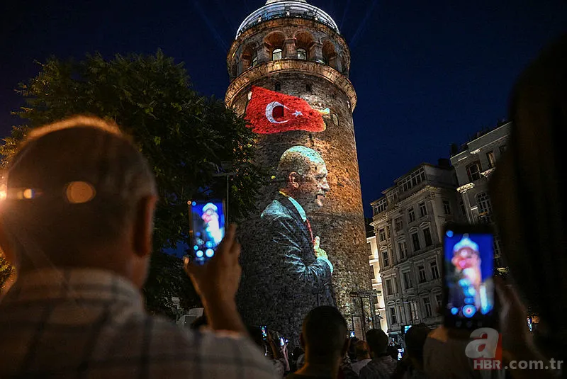 15 Temmuz kahramanları yad ediliyor! Haydarpaşa Gar Binası ve Galata Kulesi'nde mapping gösterileri... 3