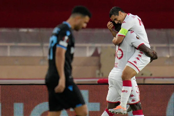 Trabzonspor erken kırmızı kartın kurbanı oldu: Fransa’da mağlubiyet