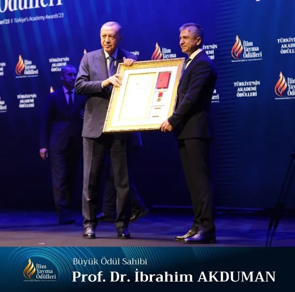 turkiyenin-akademi-odulleri-sahiplerini-buldu-ilim-yayma-odulleri-takdim-toreninde-prof-dr-ibrahim-akdumana-50-1702757933950.jpg Türkiye’nin ‘Akademi Ödülleri’ sahiplerini buldu: İlim Yayma Ödülleri Takdim Töreni’nde Prof. Dr. İbrahim Akduman’a 50. yıla özel ödül! İbrahim Akduman kimdir?