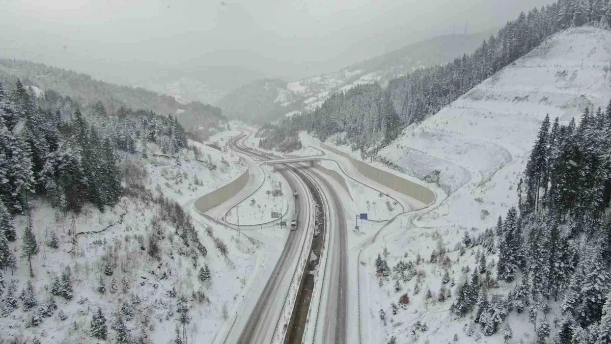 Kastamonu'da kar yağışı etkisini sürdürüyor
