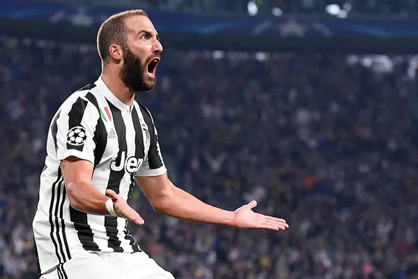 Dünya yıldızı isim futbolu bırakıyor! Gözyaşları içinde açıkladı...