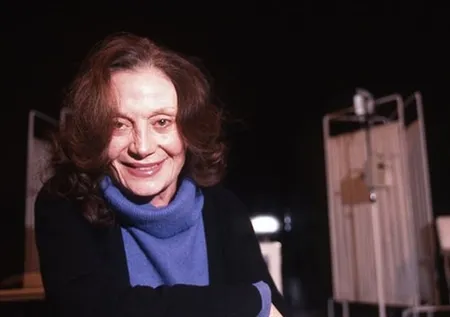 Yıldız Kenter yaşıyla dikkat çekti! Yıldız Kenter kaç yaşında? Yıldız Kenter kimdir?