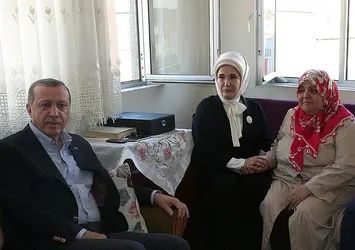 Cumhurbaşkanı Erdoğan'dan 15 Temmuz şehitlerinin ailelerine bayram ziyareti