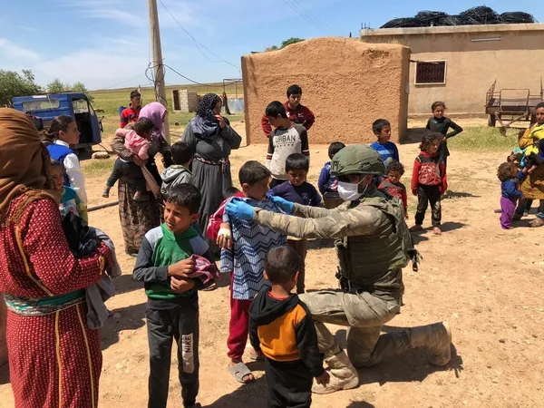 Türkiye'den Barış Pınarı bölgesinde 372 çocuğa kıyafet yardımı - 5
