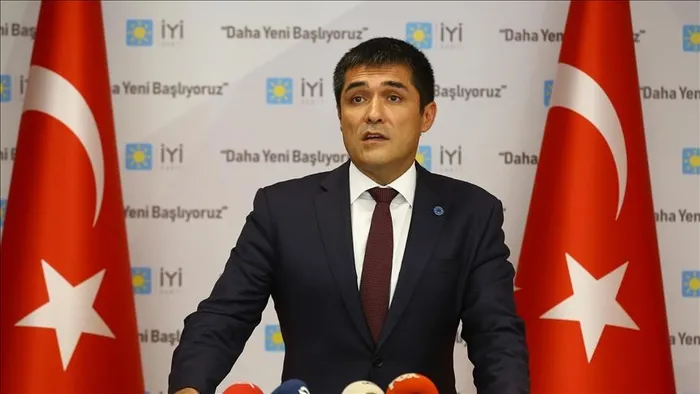 Ümit Özdağ Meral Akşener’e yüklendi “Bana imaj operasyonu yaptı” - 1