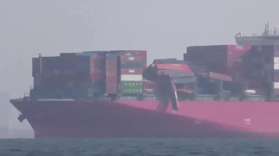 Tarihin en büyük kargo kaybı! Fırtınaya yakalanan ONE Apus kargo gemisindeki yüzlerce konteyner okyanusa devrildi