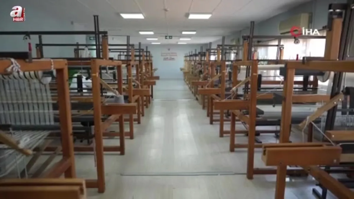 Samsun'da kavurucu sıcaklarda kenevirden üretilen kıyafetlere yoğun ilgi