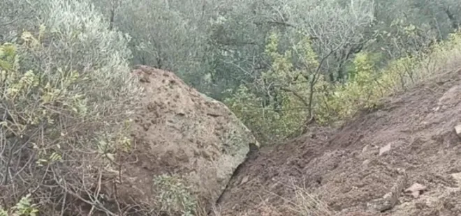 Ayvacık'ta toprak kayması! Düşen kaya parçası paniğe neden oldu
