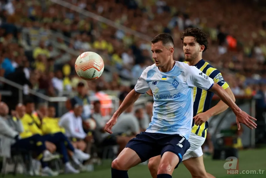 Dinamo Kiev maçında Fenerbahçe taraftarından anlamlı koreografi 6