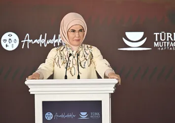 Emine Erdoğan Kapadokya’da yoğurt mayaladı: Bu gelenek kültürümüzün taşıyıcısıdır