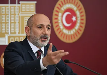 CHP'den Ahmet Davutoğlu'na yaylım ateşi: Tek başına girsinler boylarının ölçüsünü alsınlar