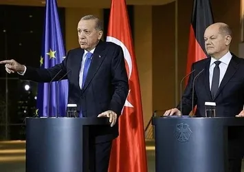 Başkan Erdoğan’dan Batı'ya insanlık dersi! Alman gazetecinin işgalcileri masumlaştırma çabasına tarihi cevap: Sen bir Hristiyan olarak, kiliselerin vurulmasından rahatsız olmuyor musun?