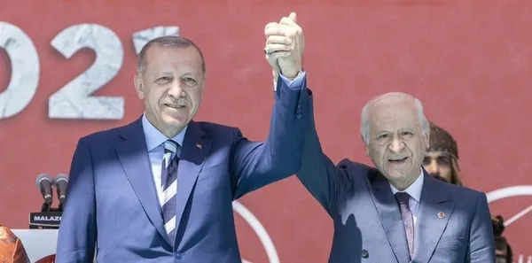 Sabah Gazetesi Yazarı Okan Müderrisoğlu kaleme aldı: Erdoğan siyaset okulu | Yerel seçimler için 81 il tam saha seferberlik…