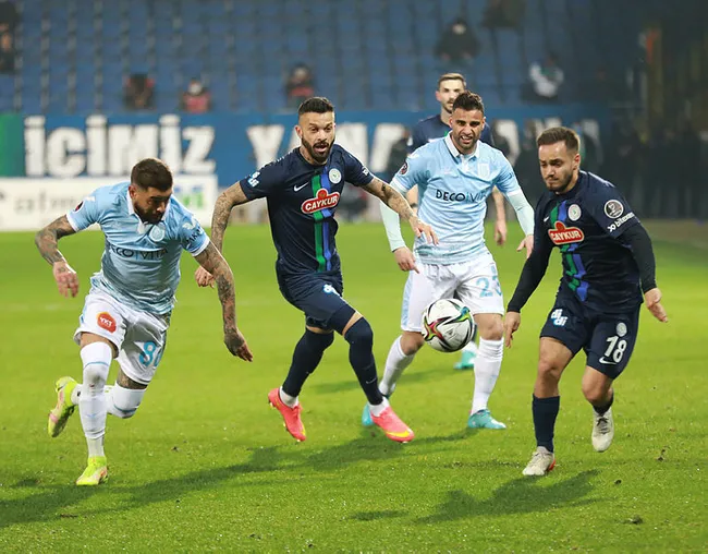 son-dakika-caykur-rizespor-teknik-direktoru-hamza-hamzaoglu-gorevinden-istifa-etti-1645266159192.jpg Son dakika: Çaykur Rizespor teknik direktörü Hamza Hamzaoğlu, görevinden istifa etti - 2