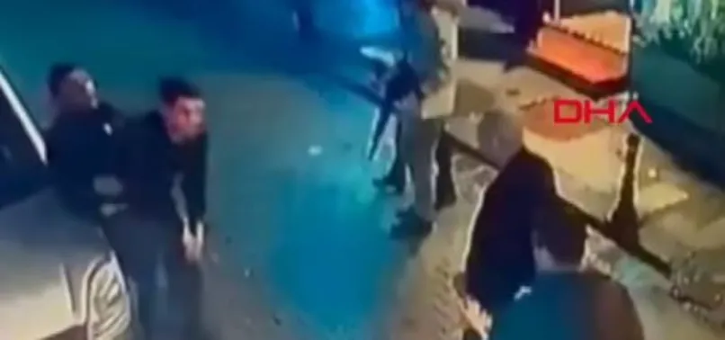 Kadıköy'de silahlı kavgada kamerada