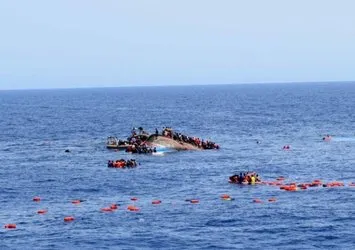 Göçmen teknesi alabora oldu! Çok sayıda ölü var