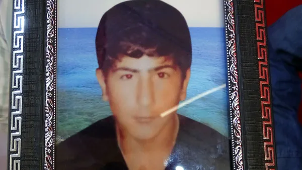 Evlat nöbetindeki babadan oğluna çağrı! Türk askerine polisine teslim olun - 2