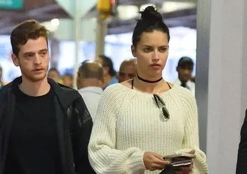 Adriana Lima'dan Metin Hara'ya jest