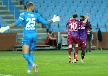 Trabzonspor, Antalyaspor'u iki golle geçti