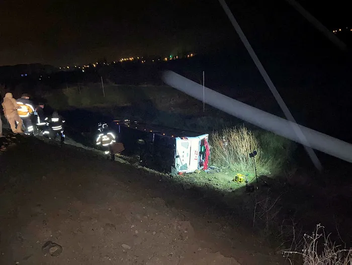 Son dakika: Sivas'ta yolcu otobüsü devrildi: 39 yaralı - 3