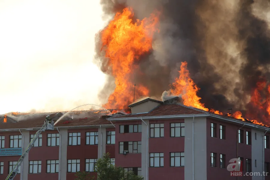 Konya'da bir lisenin çatısında yangın çıktı 3
