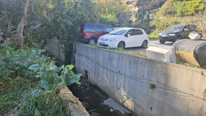 İstanbul'un göbeğinde 60 yıllık atık su sorunu vatandaşı çileden çıkardı - 1