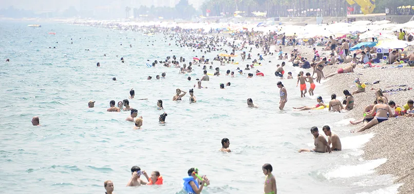 Rus turist Antalya turizmini artıya geçirdi