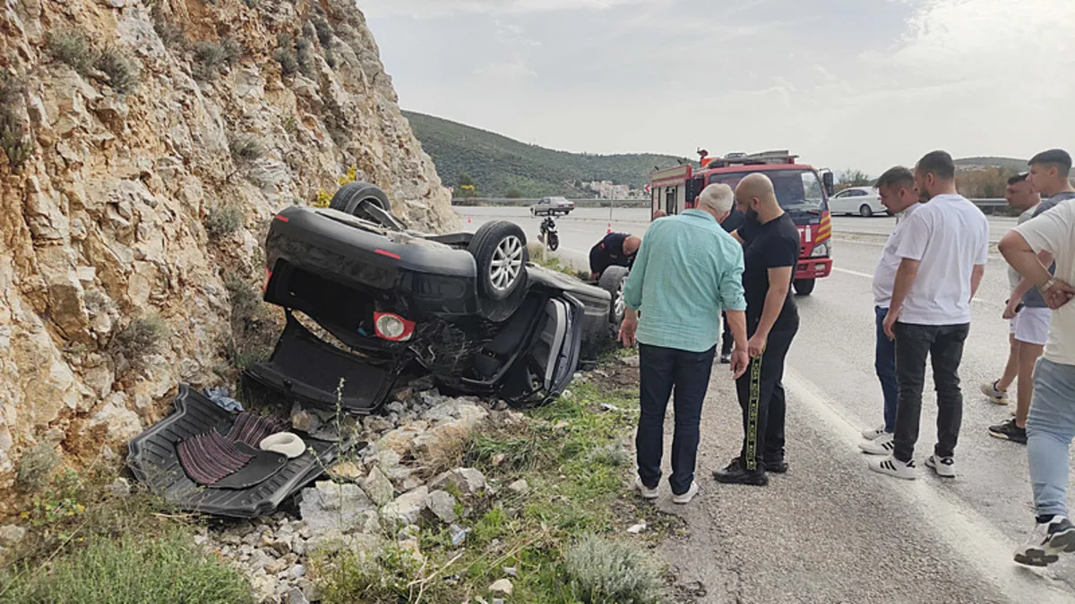 Kuşadası'nda aşırı hız nedeniyle takla attı: 2 yaralı