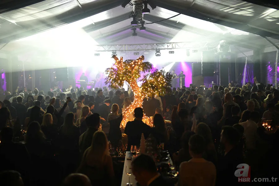 Sinan Akçıl pişti üstüne pişti yaşadı! Burcu Kıratlı ve Aleyna Kalaycıoğlu ile köşe kapmaca oynadı 1