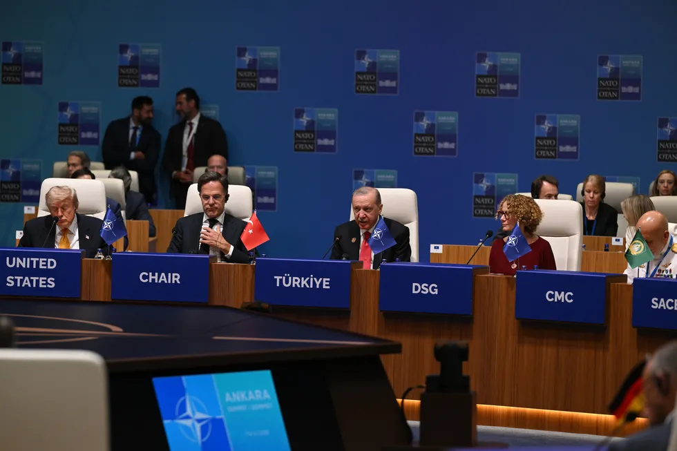 baskan-erdogandan-36-nato-devlet-ve-hukumet-baskanlari-zirvesinde-tarihi-mesajlar-savunmadaki-kisitlamalar-kal-1783508090237.jpg Başkan Erdoğan'dan 36. NATO Devlet ve Hükümet Başkanları Zirvesi'nde tarihi mesajlar: Savunmadaki kısıtlamalar kalkmalı - 1