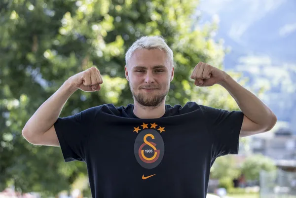 galatasarayda-bir-ayrilik-daha-kapida-marcaoya-takim-arkadasi-olacak-1659550713595.jpg Galatasaray'da bir ayrılık daha kapıda! Marcao'ya takım arkadaşı olacak - 1