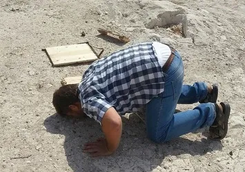 İlk işi vatan toprağını öpmek oldu