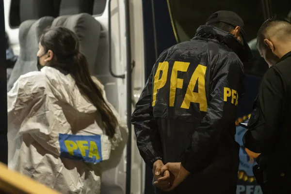 Arjantin’de Cumhurbaşkanı Yardımcısı Kirchner’a canlı yayında suikast girişimi! Son anda kurtuldu