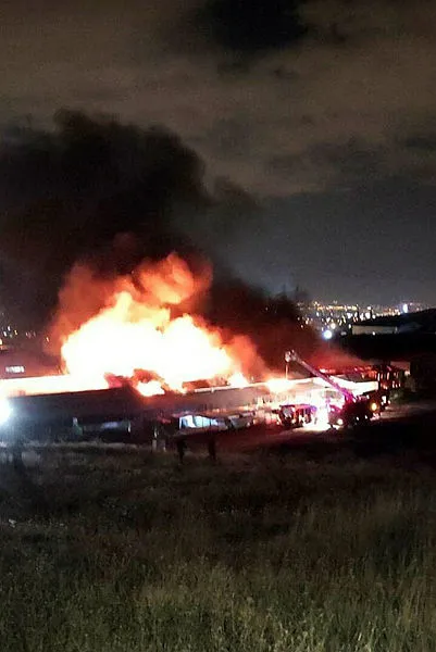 Son dakika: Ankara Yenimahalle'de kargo şirketinin deposunda yangın