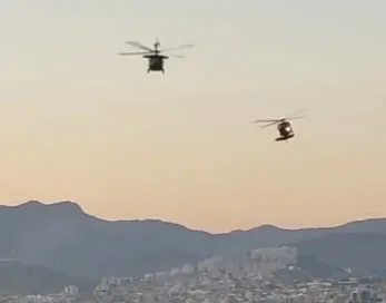 atak-t129-helikopterlerinden-izmirin-kurtulusunun-100-yilinda-zeybek-gosterisi-1662729569101.jpg ATAK T129 helikopterlerinden İzmir'in kurtuluşunun 100. yılında zeybek gösterisi - 2