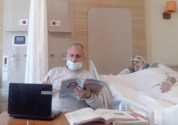 Hastane odasını sınıfa çevirdi: 40 öğrenciye günde 6 saat ders