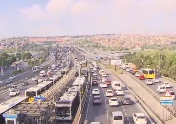 Son dakika: Tam kapanmanın ardından İstanbul trafiğinde son durum! Yoğunluk yüzde 40'ı geçti