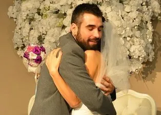 Ünlü şarkıcı Zeynep Casalini oyuncu kızını evlendirdi