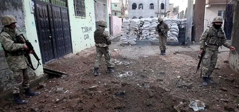 PKK’nın ’çukur’ eylemlerine katılan 4 kadın terörist tutuklandı