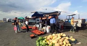 Bitlis’te yol kenarında satılan ürünlere büyük ilgi