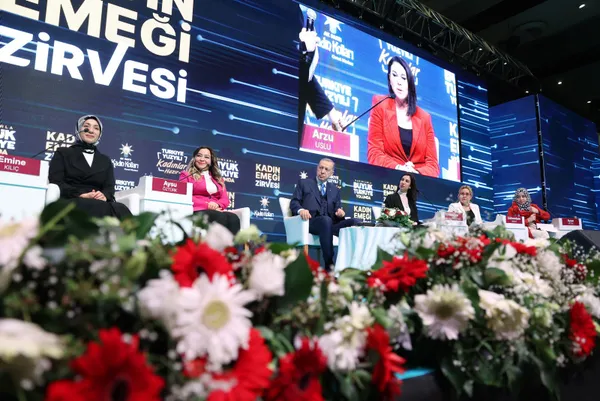 Son dakika: Başkan Erdoğan’dan Kadın Emeği Zirvesi’nde önemli açıklamalar | Çocuk istismarı üzerinden siyaset yapan Kılıçdaroğlu’na sert çıktı