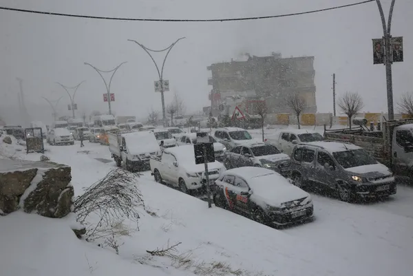 Meteoroloji'den 19 kente sarı ve turuncu kodlu uyarı! İstanbul için saat verildi! Kar fırtınası geliyor | AFAD'dan 'dışarı çıkmayın' açıklaması - 14