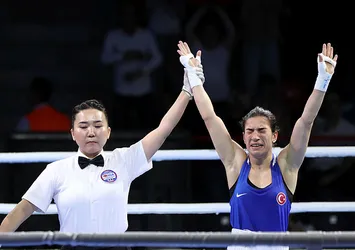 Son dakika | Dünya Kadınlar Boks Şampiyonası'nda Ayşe Çağırır bronz madalyayı garantiledi