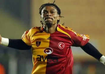 Rigobert Song futbola döndü